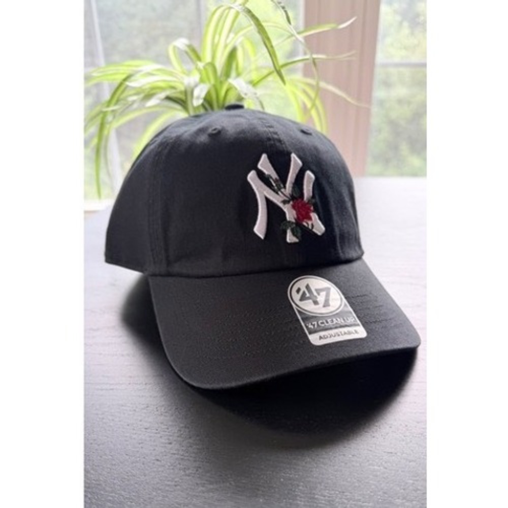New York Yankees Rose Embroidered Clean Up Hat Black Adjustable Cap